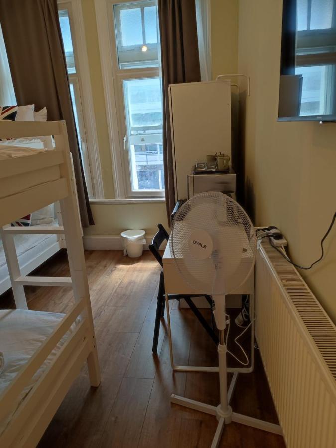 Room At 264 London Eksteriør billede